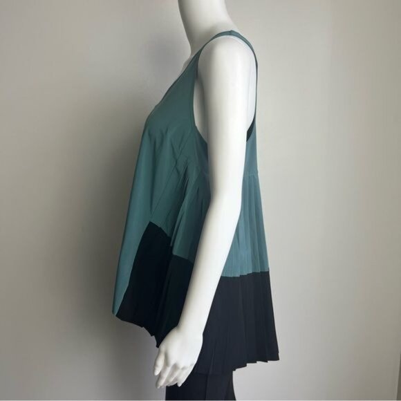 ATHLETA Swing Forward Pleated Tank - S - Picture 4 of 8